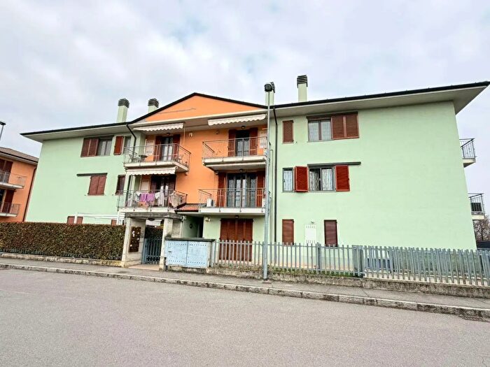 Appartamento trilocale in affitto in Via al Santuario, Bolgare