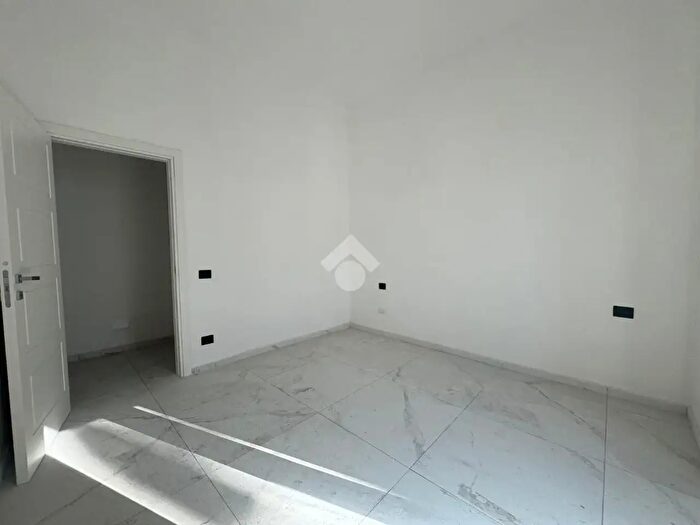 Appartamento trilocale in vendita in Via Ss Giovanni E Paolo, Napoli