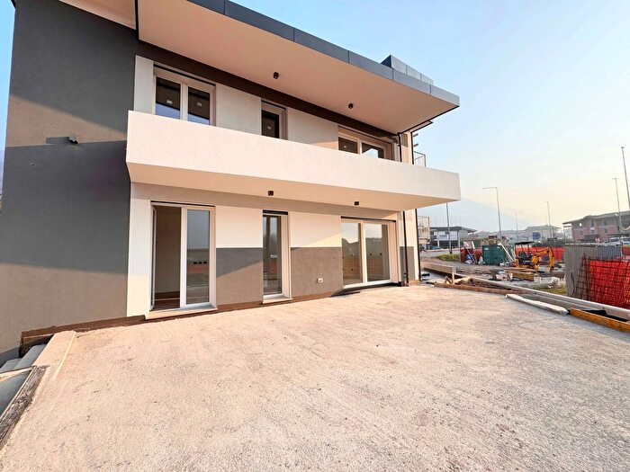 Appartamento trilocale in vendita in Via Aprile, Pian Camuno