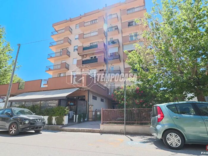 Appartamento con 5 locali in vendita in Via Carlo Porta, Rimini