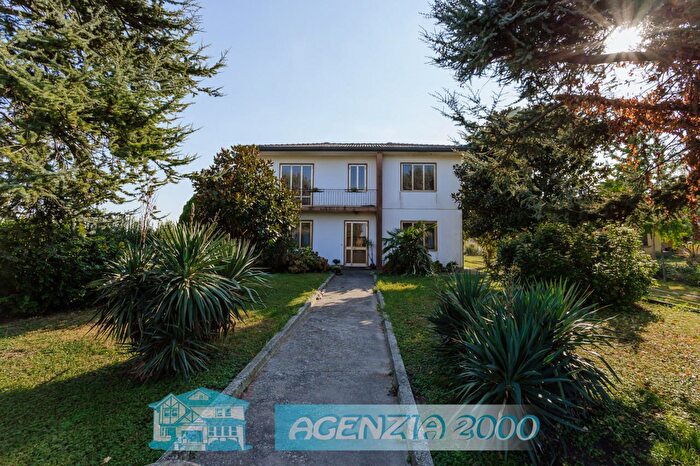 Casa quadrilocale in vendita in Via Cavour, Bagnoli Di Sopra