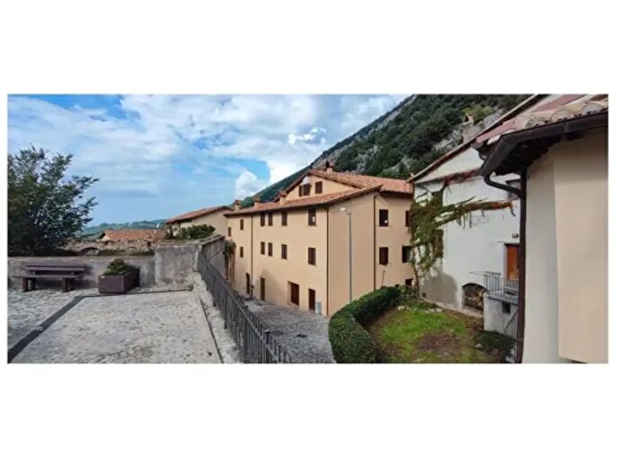 Appartamento quadrilocale in vendita in Via Belfiore, Foligno