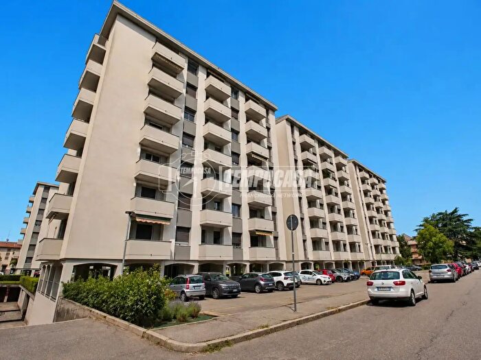 Appartamento quadrilocale in vendita in Via Augusto Righi, Novara