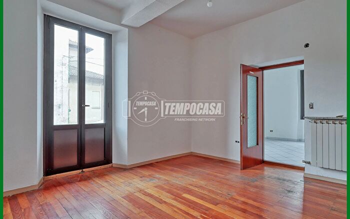 Appartamento trilocale in vendita in Arcisate