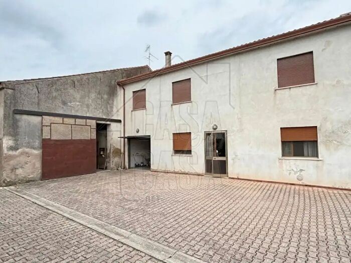 Casa quadrilocale in vendita in Via Deserto, Este
