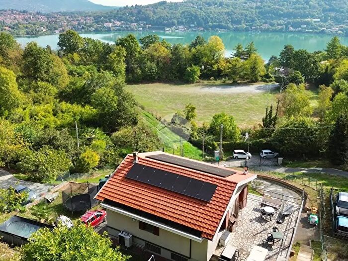 Casa con 6 locali in vendita in Via Sacra San Michele, Avigliana