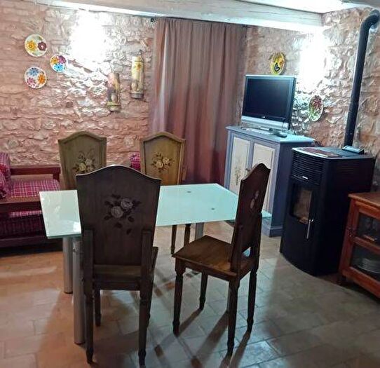 Casa bilocale in affitto in Serrapetrona