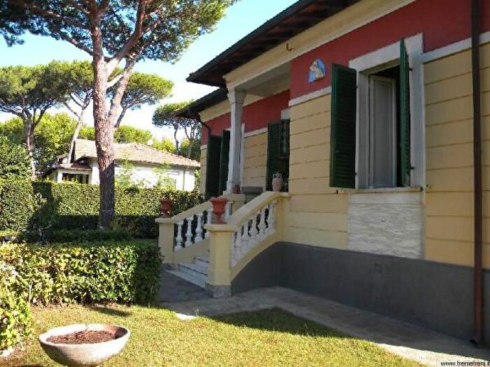 Casa con 5 locali in affitto in Forte Dei Marmi