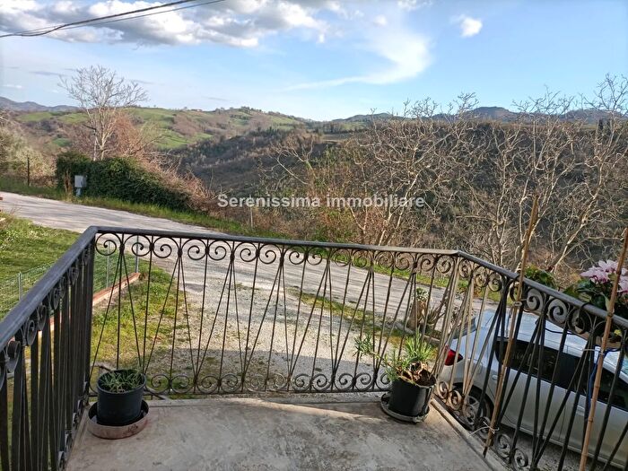 Casa quadrilocale in vendita in Pietrarubbia