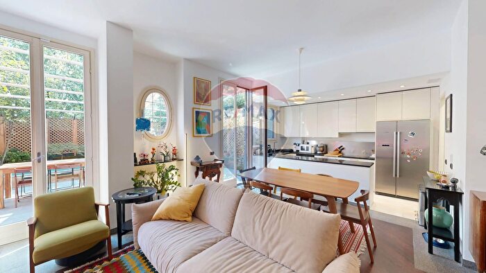 Appartamento quadrilocale in vendita in Via Osma, Milano