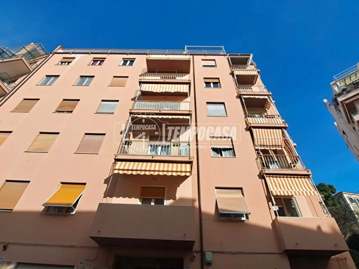 Appartamento bilocale in vendita in Via Zeffiro Massa, Sanremo