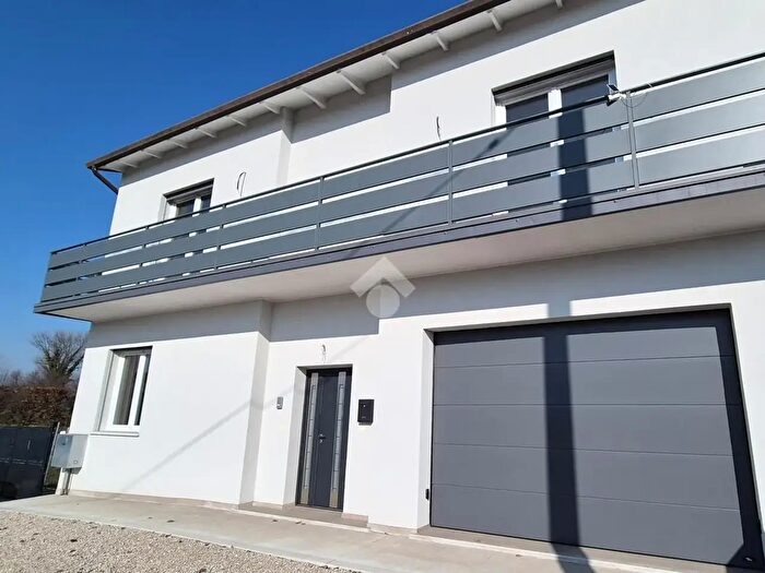 Casa con 5 locali in vendita in Via Noventana, Noventa Padovana