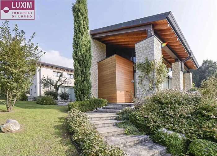 Casa con 20 locali in vendita in Cassanego, Borso Del Grappa