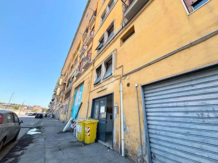 Appartamento quadrilocale in vendita in Via Traccia a Poggioreale, Napoli