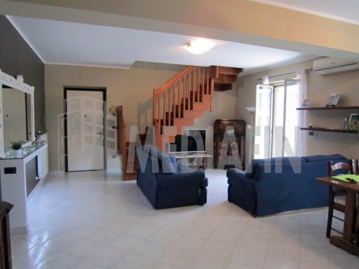 Appartamento con 6 locali in vendita in Via Baltia, CoriglianoRossano