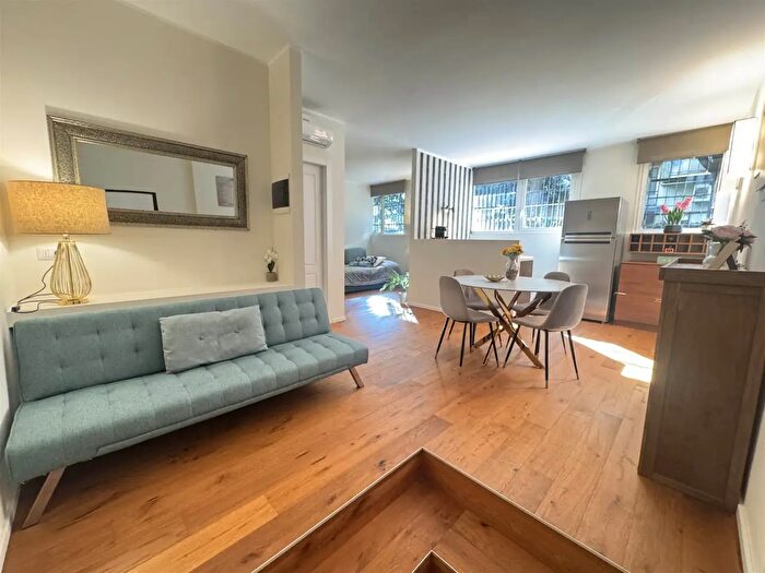 Appartamento bilocale in vendita in Via Vittoria Colonna, Milano