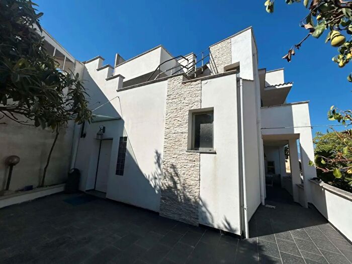 Casa quadrilocale in vendita in Via Trabocchetto III Vico II, Reggio di Calabria