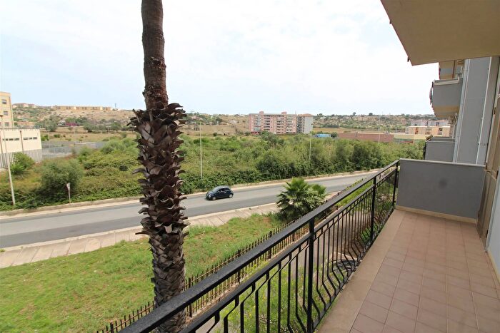 Appartamento con 5 locali in vendita in Via Vittorio I Augusta, Augusta