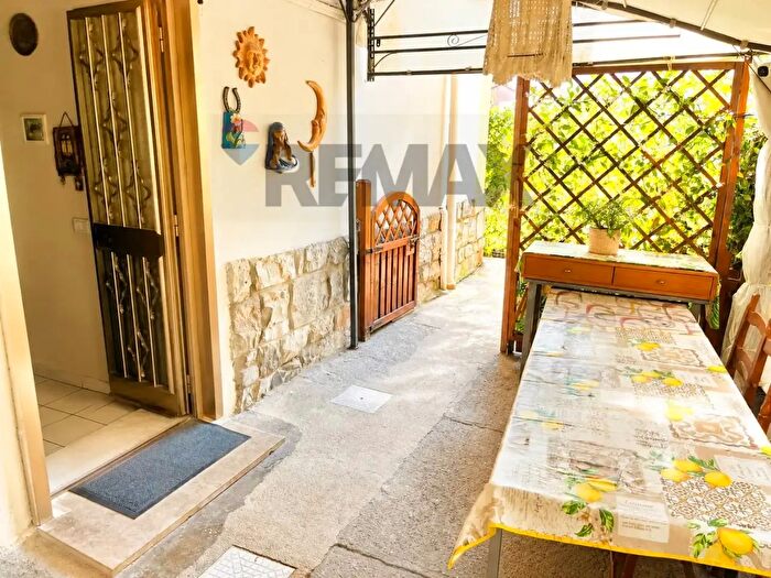 Appartamento trilocale in vendita in Via Zagora, La Spezia