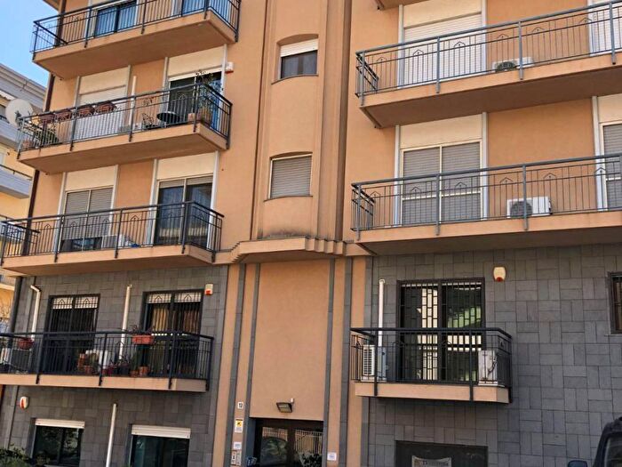 Appartamento quadrilocale in affitto in Via Aldebaran, Guardia Li Cuti, Catania