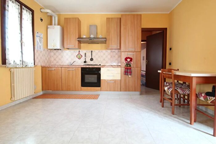 Appartamento bilocale in vendita in Via Castria, Luzzara