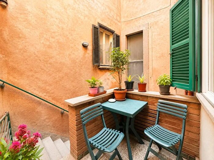 Appartamento trilocale in vendita in Via Ercole Consalvi, Tuscania