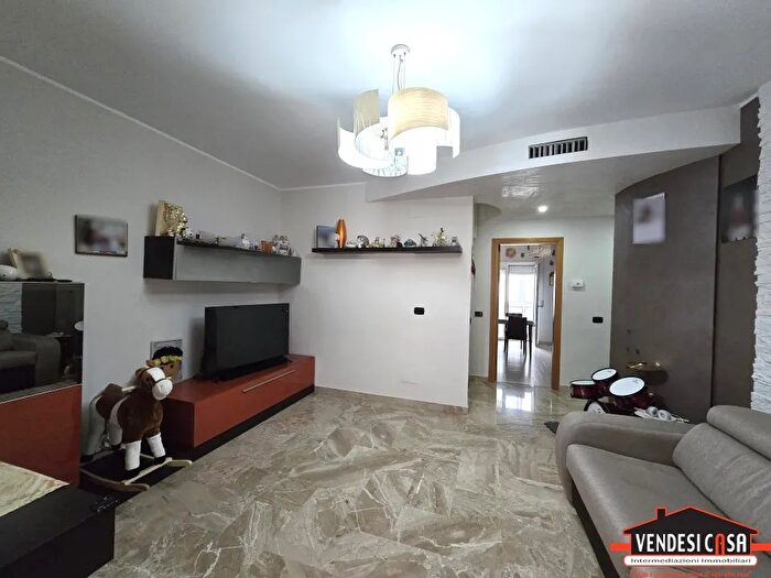 Appartamento trilocale in vendita in Via Marconi, Adelfia