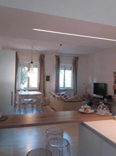 Appartamento con 6 locali in vendita in Via Ippolito Nievo, Jesi