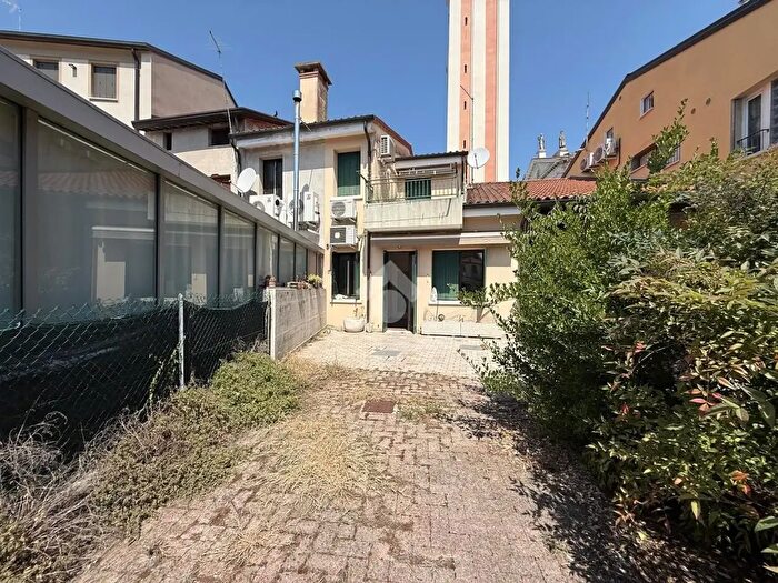 Casa con 5 locali in vendita in San Martino Di Lupari
