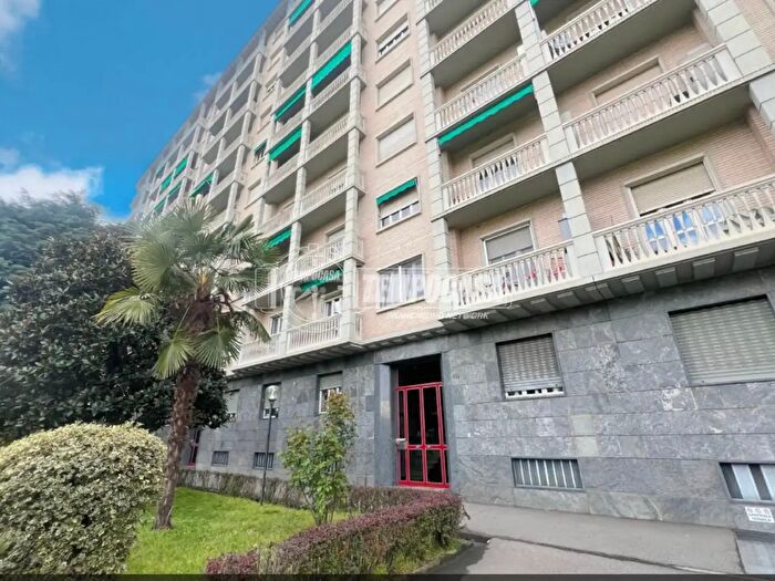 Appartamento trilocale in vendita in Via Monte Rosa, Torino