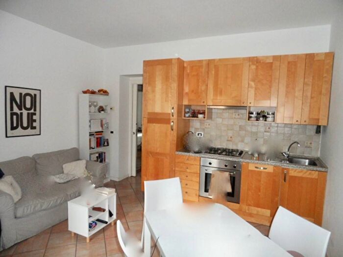 Appartamento bilocale in affitto in Via Voghera, Solari, Milano