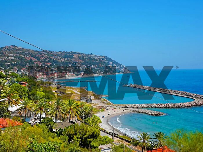 Appartamento trilocale in vendita in Via Madonna della Ruota, Bordighera