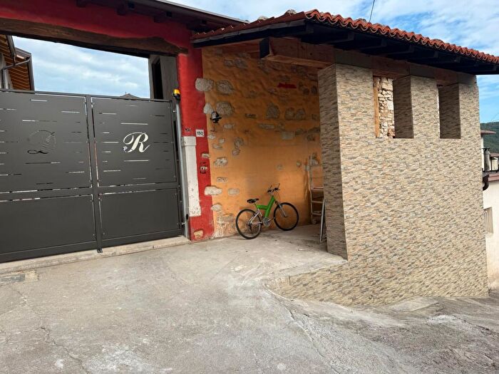 Appartamento in vendita in Via Cave, Botticino