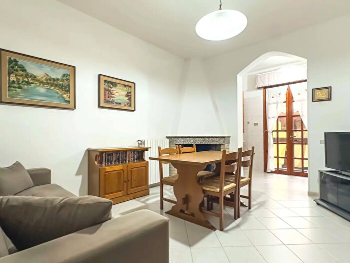 Appartamento trilocale in vendita in Via dei Lilla, Selargius