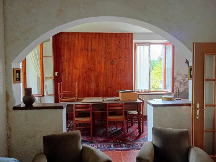 Casa con 6 locali in vendita in Sesta Inferiore, Corniglio