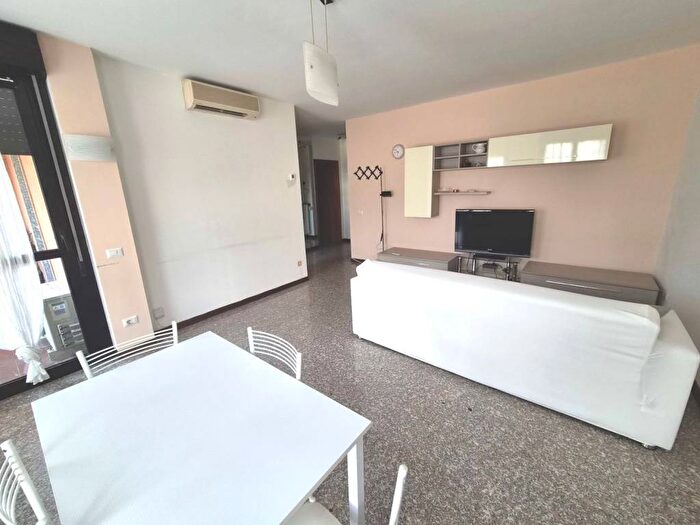 Appartamento trilocale in affitto in Viale Sabotino, Porta Romana Medaglie d'Oro, Milano