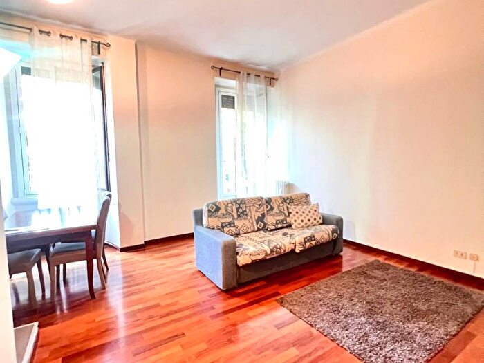 Appartamento bilocale in affitto in Via Tiziano, Pagano, Milano