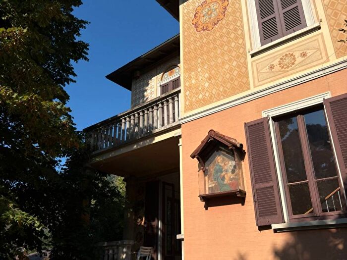 Casa quadrilocale in affitto in Via Giacomo Matteotti, Centro, Arcisate
