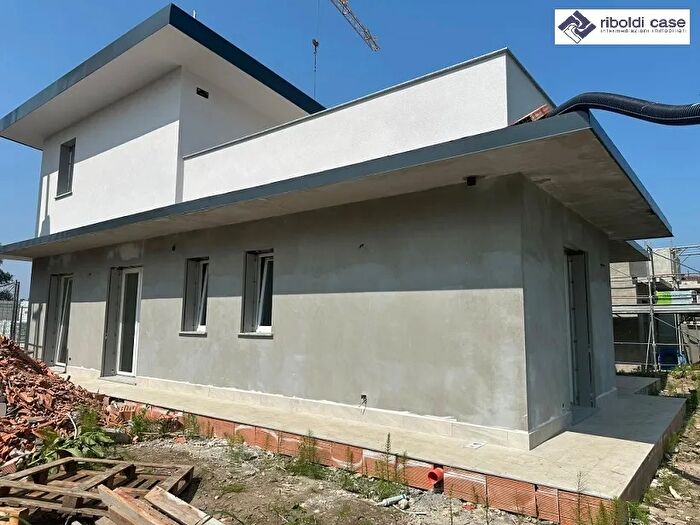 Casa con 6 locali in vendita in Briosco