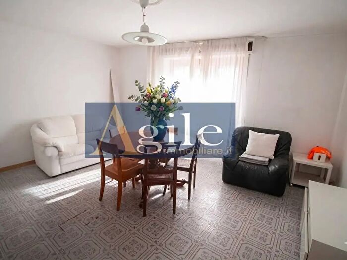 Appartamento quadrilocale in vendita in Via Celso Ulpiani, San Benedetto Del Tronto