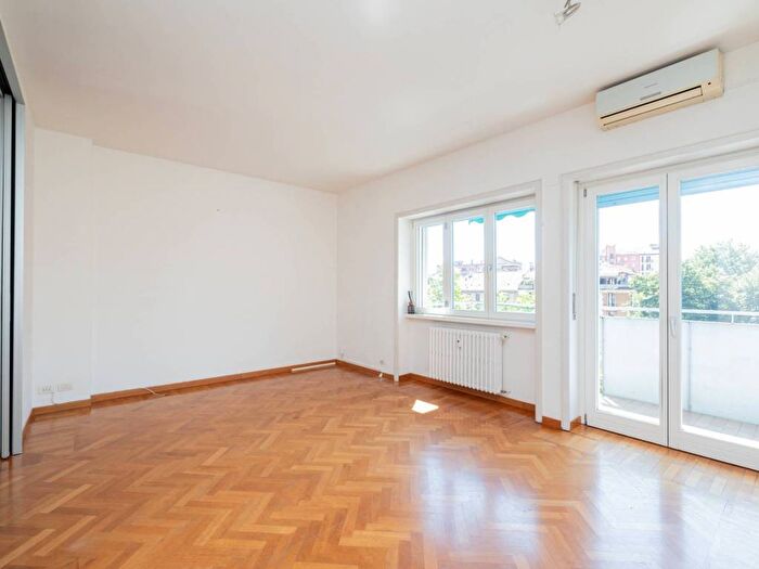 Appartamento trilocale in affitto in Via George Washington, Washington, Milano