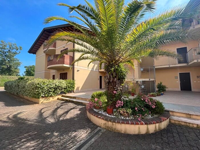 Appartamento con 5 locali in vendita in Massa