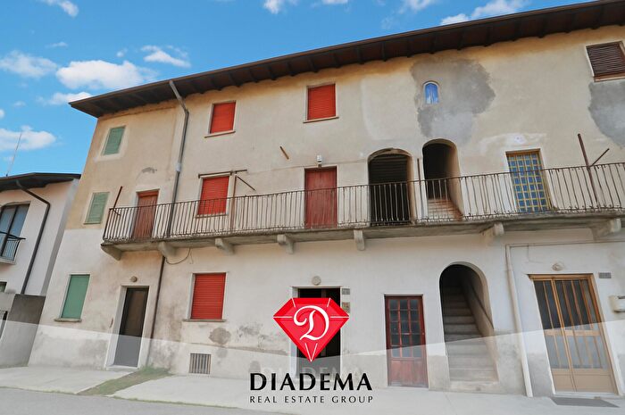 Casa trilocale in vendita in Via Quinzano, Besnate