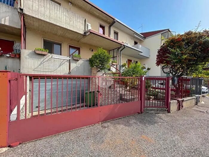 Casa quadrilocale in vendita in Via I Nogarola, Castel D'Azzano