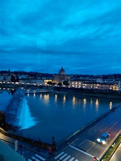 Appartamento con 6 locali in affitto in Via Melegnano, Borgo Ognissanti Il Prato, Firenze