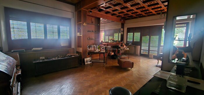 Casa con 14 locali in vendita in Viale Verdi Snc, Jesi