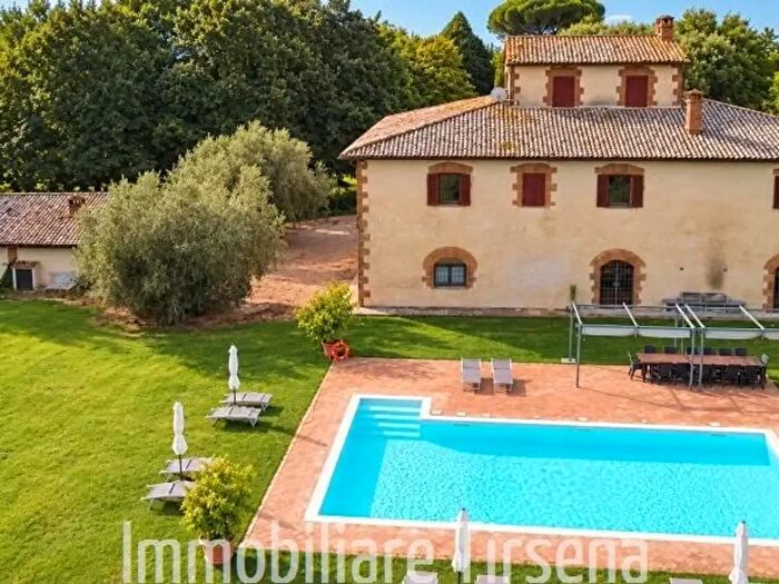 Casa con 12 locali in vendita in Orvieto