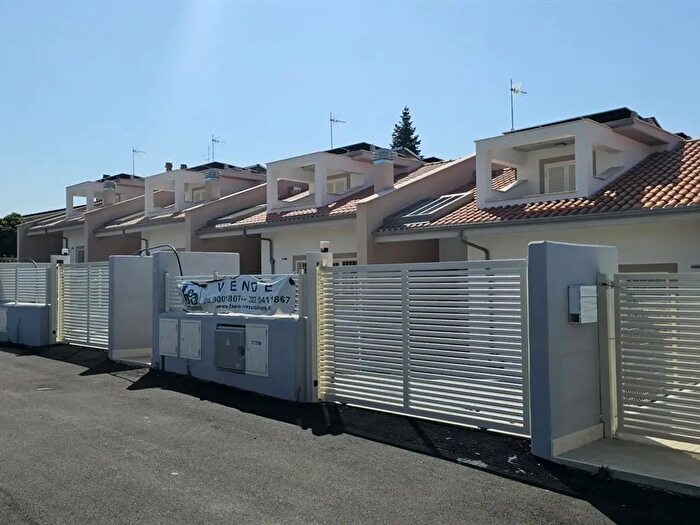 Casa quadrilocale in vendita in Via Gioberti, Fonte Nuova