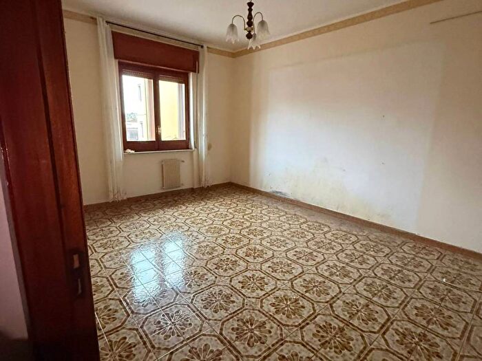 Appartamento trilocale in affitto in Via Montagna Spaccata, Pianura, Napoli