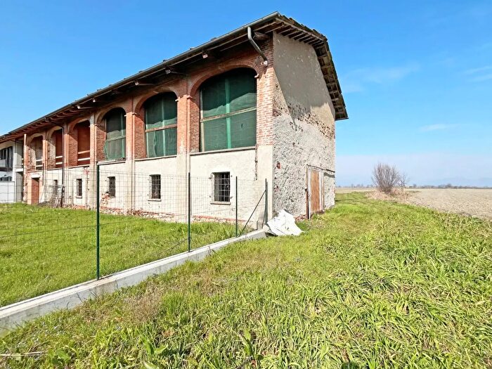 Casa quadrilocale in vendita in Regione Berga, Macello
